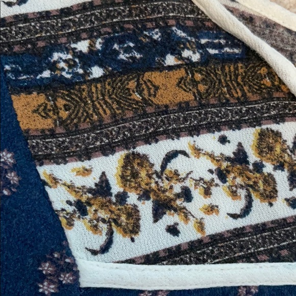 long sleeved shirt - Picture 3 of 4